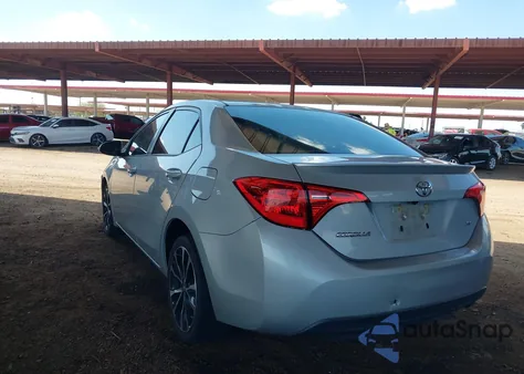2017 Toyota Corolla Se z USA, uszkodzony, nr VIN 2T1BURHE6HC817461